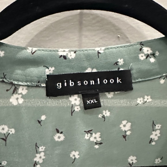 Gibsonlook, Sage Floral Blouse - Picture 2 of 4